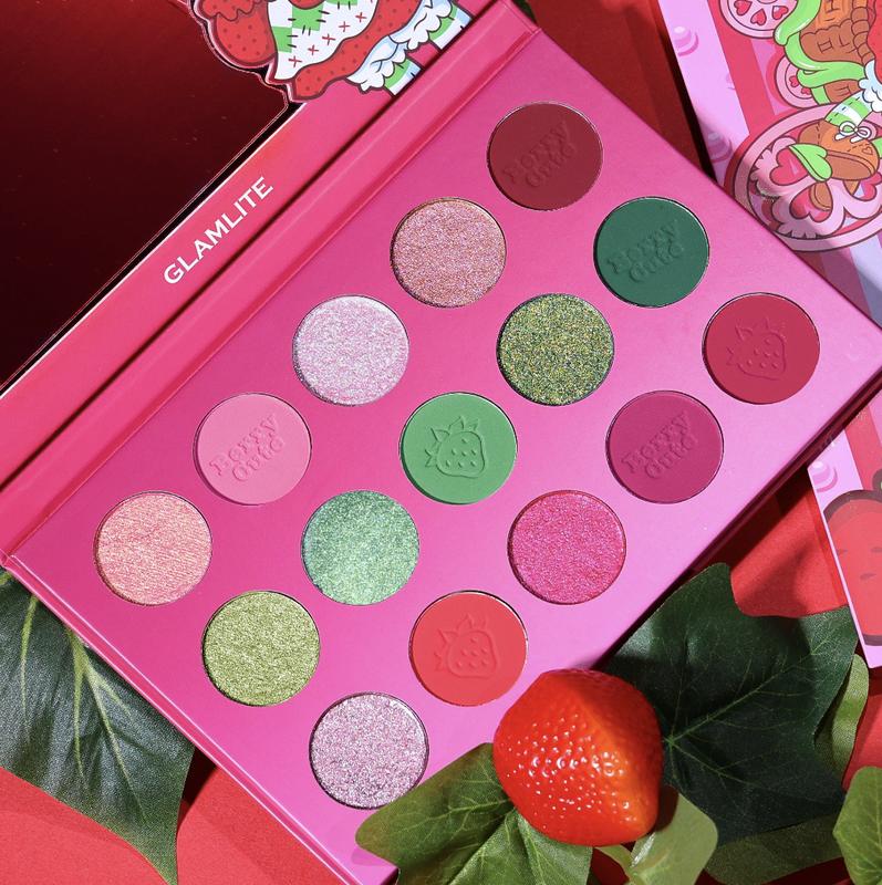 Strawberry Shortcake x Glamlite Palette eye makeup