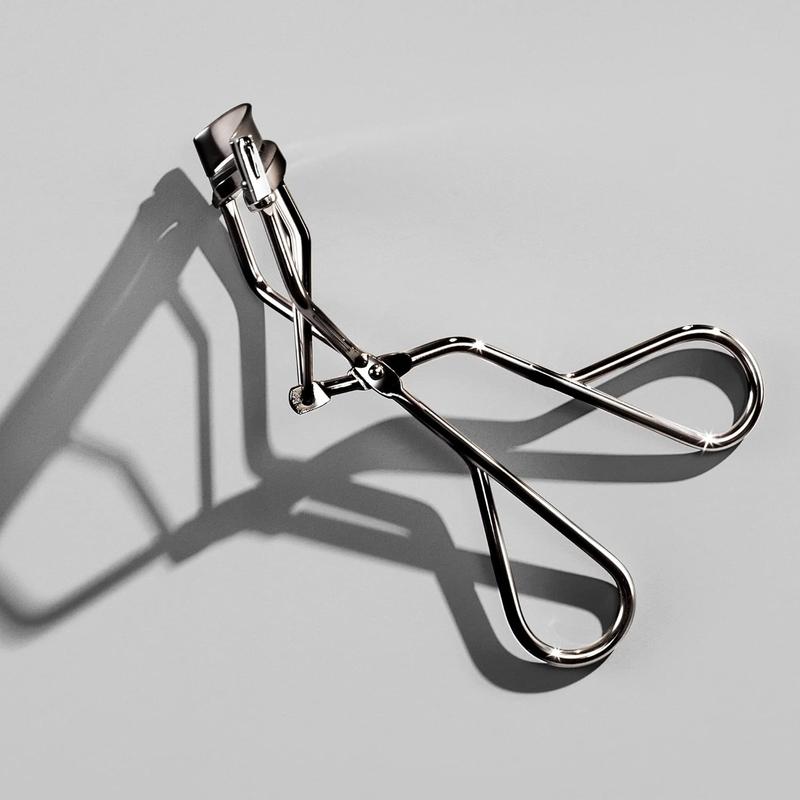 Shiseido Eyelash Curler #213  Curls Lashes for Perfect, Eye-Framing Fringe - Gentle & Safe - Includes Replacement Pad eyelash curler eyelash separator