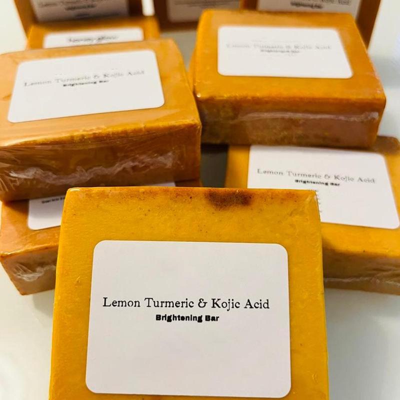 Turmeric Soap Set, 1 Set with 6 Counts Cold Pressed Soap Bar with 2 Counts Bubble Net & 2 Counts Turmeric Essential Oil, Face & Body Wash Soap Set