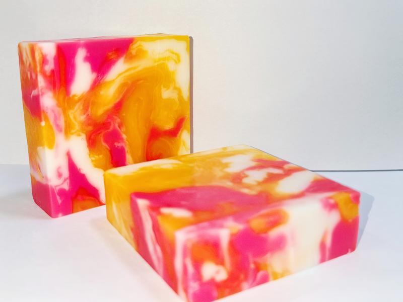 Rose soap, mild and refreshing, with a mint fragrance, body care, avocado, olive, organic mint, tea tree, comfortable cleansing, skin repair, cleansing and skincare