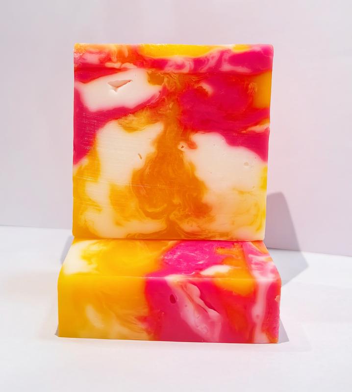 Rose soap, mild and refreshing, with a mint fragrance, body care, avocado, olive, organic mint, tea tree, comfortable cleansing, skin repair, cleansing and skincare