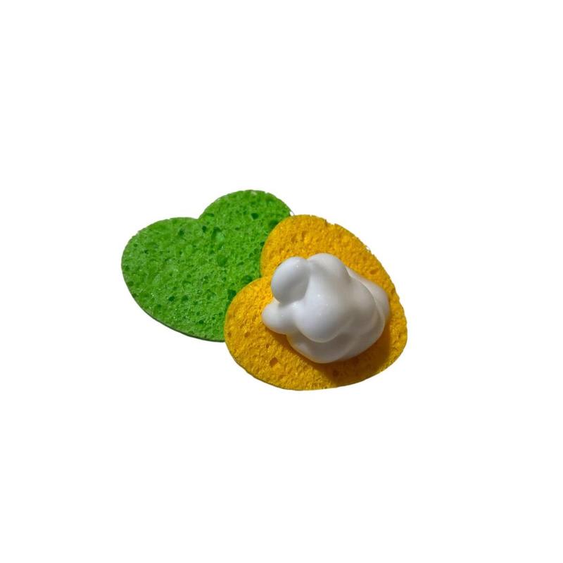 Compressed Facial Beauty Sponges for Gentle Cleansing and Exfoliating